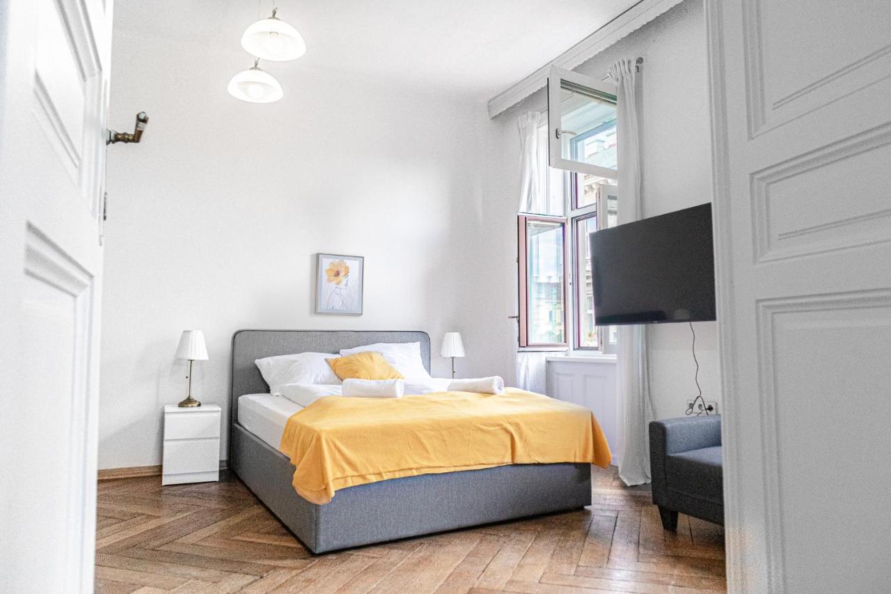 4 Great Apartment Akh - Ideal For Groups Of 19 Wenen Buitenkant foto